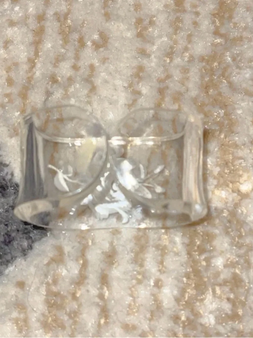 Vintage 4 engraved rose napkin holders. Good condition.